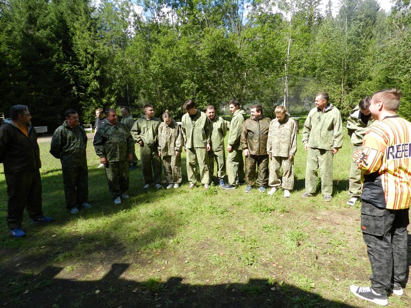 Первый опыт игры в пейнтбол: как прошло знакомство строителей с этим видом отдыха. Подробный рассказ о корпоративе компании СУ214 в клубе ПейнтБум, условиях для новичков и впечатлениях.