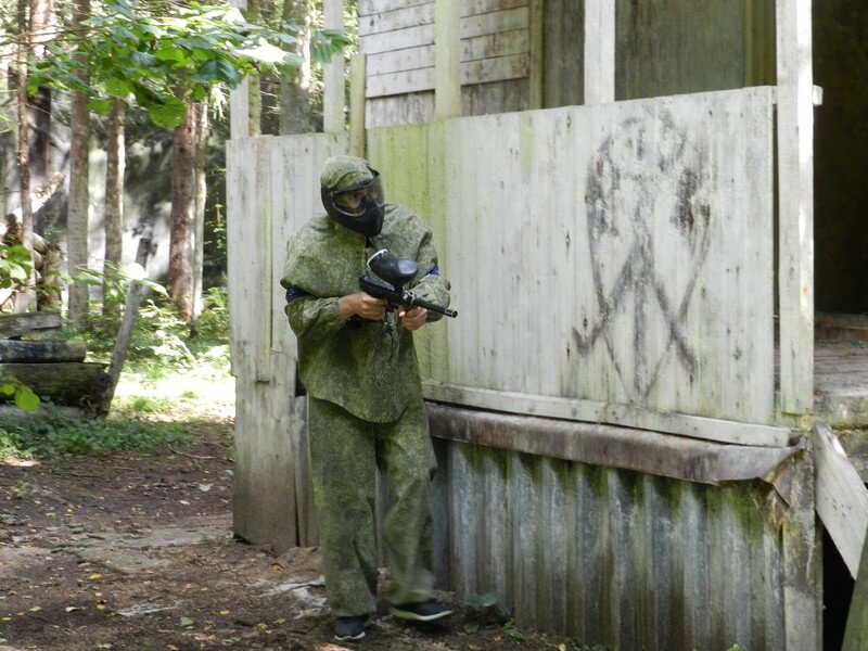 Лучший отдых для компании друзей: вариант с пейнтболом. Пример строительной компании СУ214, которая провела мероприятие в клубе ПейнтБум.